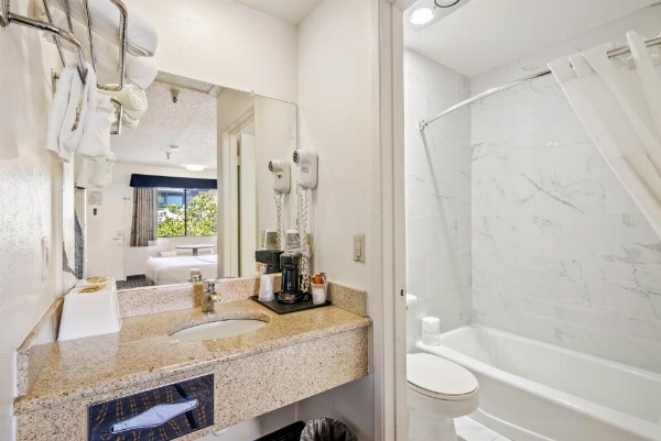 DOWNTOWN SLO INN - SAN LUIS OBISPO image 17